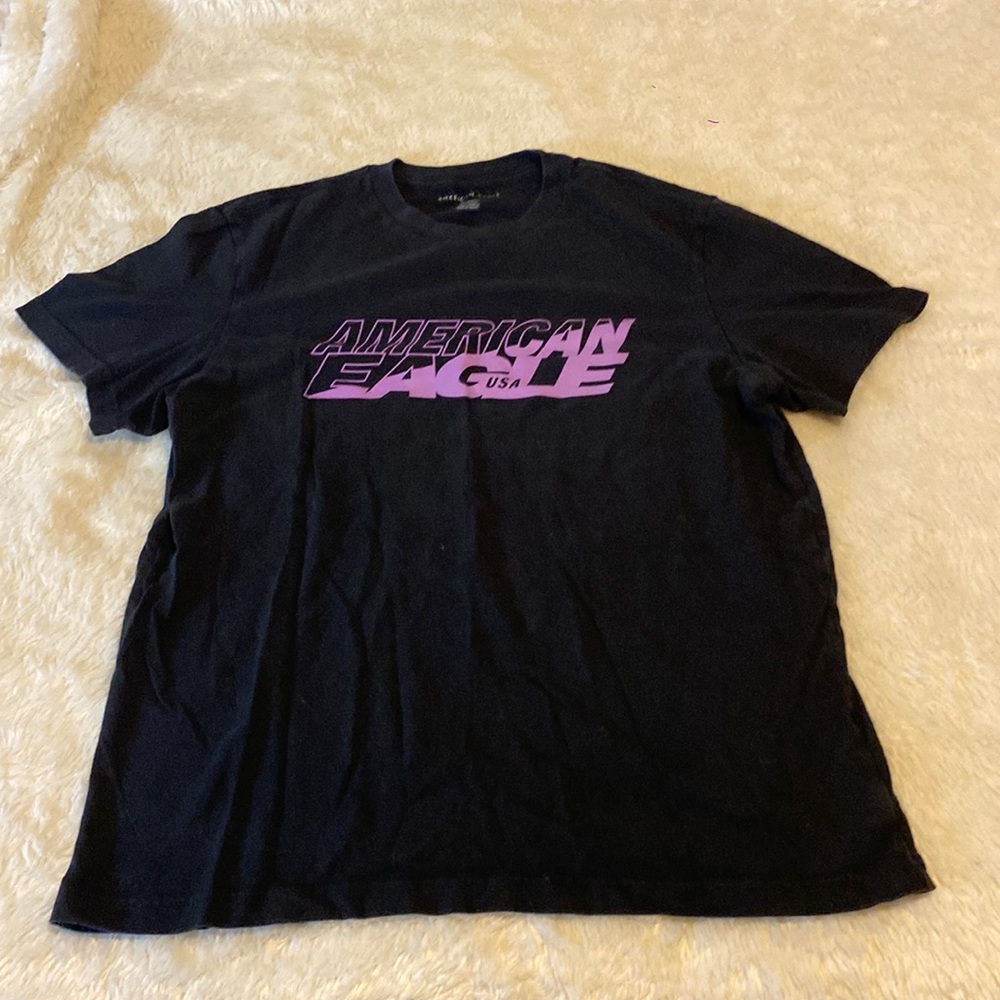 American Eagle T shirt. Size Large.